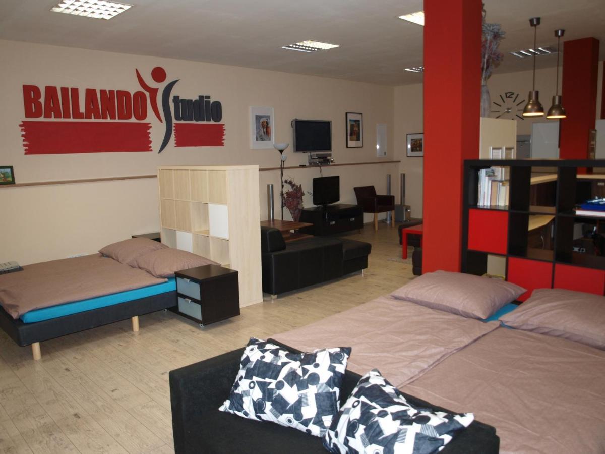 Bailando Studio Neratovice 外观 照片